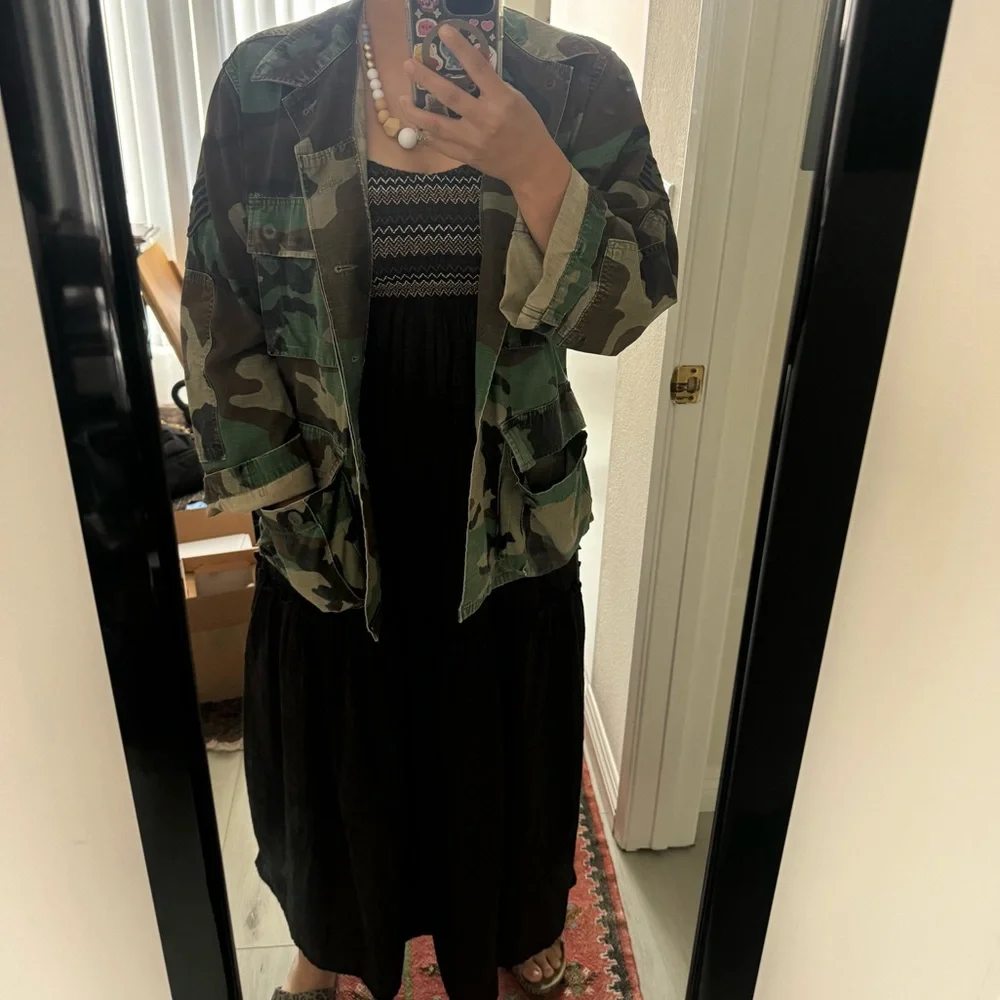 Roxy “Hot Tropics” Cut-Out Tiered Maxi Dress in Black - Picture 5 of 5